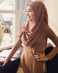 Foto: Gaya Hijab Soraya Larasati, Cantik dan Tampak 'Tenteram'