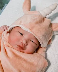 Foto Gemoy Baby Xarena Anak Siti Badriah dan Krisjiana, Si Pipi Chubby yang Bikin Mommy Rela Begadang