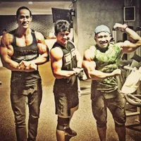 FOTO: Gempal! Otot Iko Uwais Bikin 'Resah' Para Penjahat