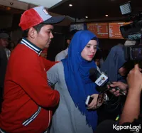 FOTO: Geram! Istri Indra Bekti Curhat Tentang Pemberitaan Gigih