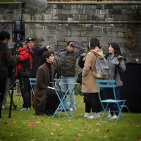 FOTO: Gong Yoo & Kim Go Eun Syuting di Kota Romantis Quebec City