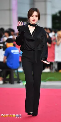 FOTO: Goo Hye Sun Makin Chubby, Tetap Cantik di Red Carpet BIFAN