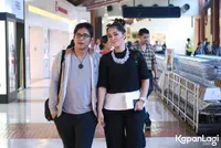 FOTO: Gracia Indri - Metha Temani Suami di Taiwan, Romantis Mesra