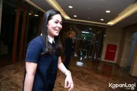 FOTO: Gracia Indri Kabur & Nyengir Ditanya Soal Twit Marah David