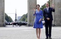 FOTO: Hadiri Garden Party, Kate Middleton Cantik Bergaun Merah