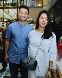 Foto Hamil 5 Bulan, Nabila Syakieb Tetap Pilih Dress ke Kondangan