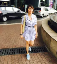 FOTO: Hamil, Fenita Arie Tetap Tampil Fashionable dan Cantik