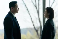 Foto Han Hyo Joo dan Joo Ji Hoon Sebagai CEO Cantik dan Bodyguard di Drama 'BLOOD FREE', Tayang April Mendatang