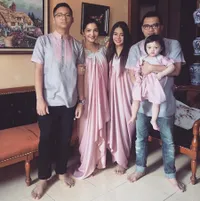 FOTO: Hangat & Teduhnya Suasana Lebaran Keluarga Seleb Indonesia