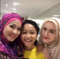 FOTO: Hangat Kedekatan Adelia - Okie Agustina, Mantan Istri Pasha