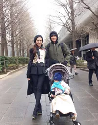 FOTO: Hangat, Liburan Marsha Timothy - Vino Bastian di Jepang