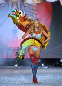 FOTO: Hot! Deretan Model Top di Victoria's Secret Show 2016