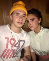 FOTO: Hot Mom! Ini Bukti Victoria Beckham Memang Ibu Yang Keren