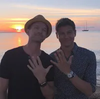 Foto Imut Anak Kembar Neil Patrick Harris, Siap Bikin Kamu Senyum