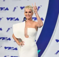FOTO Indahnya Rumah Katy Perry Yang Dijual 128 M, Hampir 1 Hektar