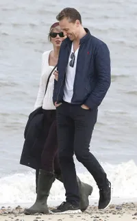 FOTO: Inikah Bukti Kemesraan Taylor Swift & Tom Hiddleston Palsu?