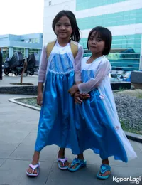 FOTO: Inilah Anak-Anak Irma Bule Yang Masih Sering Rindu Ibunya