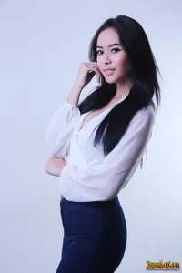[Foto] Inilah Bukti Elvira Devinamira Memang Cantik Minta Ampun!