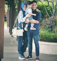 FOTO: Inspirasi Fashion Hijab Saat Ramadan Ala Alyssa Soebandono