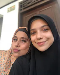 FOTO: Isabelle, Anak Blasteran Ayu Azhari Kini Mantap Berhijab