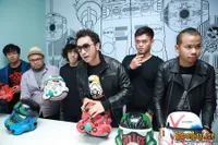 FOTO: Jadi Ambassador 'STAR WARS', Nidji Bikin Helm Stormtrooper!