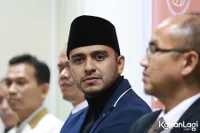 Berita Foto Ali Zaenal Jodoh Memang Dekat 7 Selebriti Tanah Air Ini Menikah Dengan Manajer Sendiri Kapanlagi Com