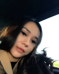 FOTO: Jalan-Jalan & Syuting di Eropa, Begini Gaya Chic Aura Kasih