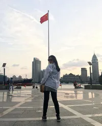 FOTO: Jalan-Jalan ke China, Pevita Pearce Ketemu Legenda NBA