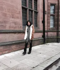 FOTO: Jalan-Jalan ke Inggris, Shaloom Razade Pamer Gaya Kece