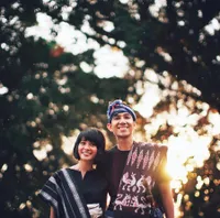 FOTO: Jelajah Pulau Sumba, Andien & Suami Mesra Bak Prewed