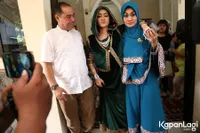 FOTO: Jelang Operasi, Julia Perez Gelar Pengajian Ditemani Infus