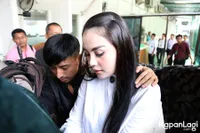 FOTO: Jennifer Dunn Hadir di Sidang Lanjutan Dalam Keadaan Sakit