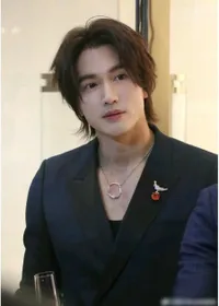 Foto Jerry Yan Viral Saat Hadiri Event Brand Perhiasan, Netizen: Dia Tetap Sama Aku yang Menua