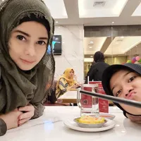 Foto Jihan Fahira dengan 4 Anaknya yang Jarang Terekspose, Bagai Kakak Adik dengan Putri Pertama