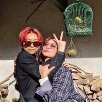 Foto Jingga Putri Aktris Moudy Wilhelmina yang Berambut Merah, Gayanya Tomboy Kayak Member Boyband