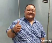 Foto Kaki Bengkak Rony Dozer yang Disebut Kena Guna-Guna Teman Syuting, Sempat Sulit Kencing - Ada Ular di Perutnya?