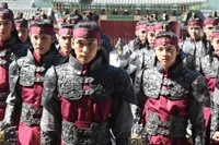 FOTO: Karir Song Joong Ki Dari Cute Boy Jadi Kapten Pencuri Hati