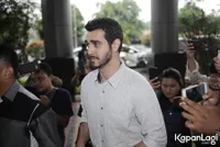 FOTO: Kasus Narkoba, Fachri Albar Hadir di Kejari Ditemani Renata