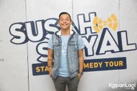 FOTO Kata Ernest Prakasa Soal 'SUSAH SINYAL' Stand Up Comedy Tour