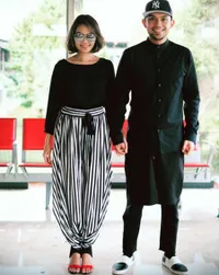 FOTO: Ke Brunei, Rina Nose Ketemu Keluarga Besar Fakhrul Razi