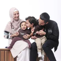 FOTO: Kebersamaan Adam Hawa, Anak-Anak Shireen & Teuku Wisnu