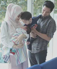 FOTO: Kebersamaan Manis Rendra - Malik, Dua Putra Alyssa dan Dude