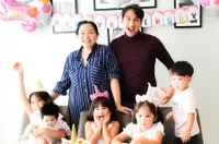 Foto Kebersamaan Rama Michael Bersama Kelima Anaknya, Sosok Ayah Penyayang