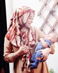 FOTO: Kebersamaan Soraya Larasati Dengan 2 Buah Hatinya