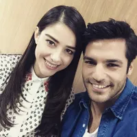 [Foto] Kedekatan Serkan Cayoglu-Ozge Gurel di Dunia Nyata, Serasi
