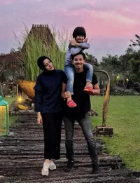 FOTO: Kedekatan Sonny Septian Dengan Putra Ganteng Fairuz A Rafiq