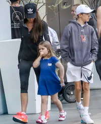 FOTO: Keluarga Beckham Nge-Gym Bareng, Harper Lucunya Kebangetan!