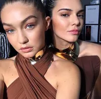 FOTO: Keluarga Kardashian vs Hadid, Siapa Jawara di Hollywood?