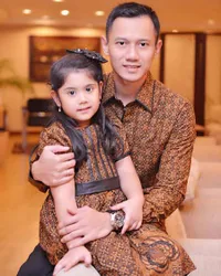 Foto Kemesraan Agus - Aira Yudhoyono, Bikin Mupeng Jadi Anaknya