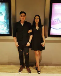 FOTO: Kemesraan Kalina Bersama Pacar Barunya Yang Tinggi & Tampan